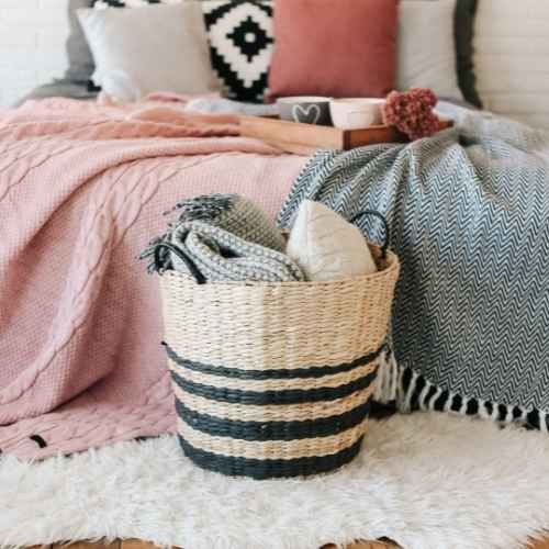 Blankets and throws